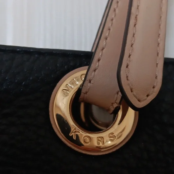 Michael Kors Black and Tan Tote Bag.EUC - Picture 5 of 10
